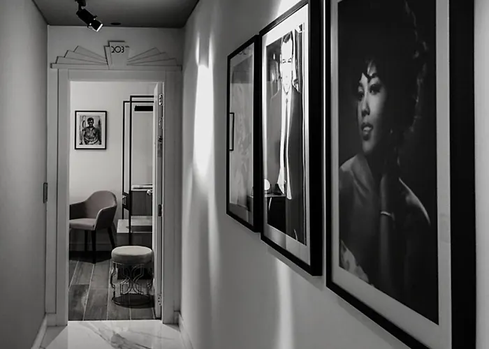 Cinematique Pensión Mosta