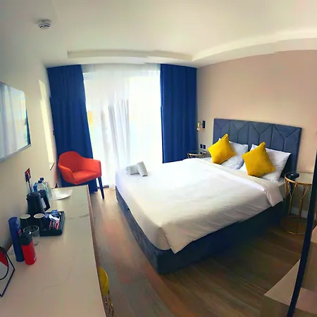 Cinematique Guest house 4*
