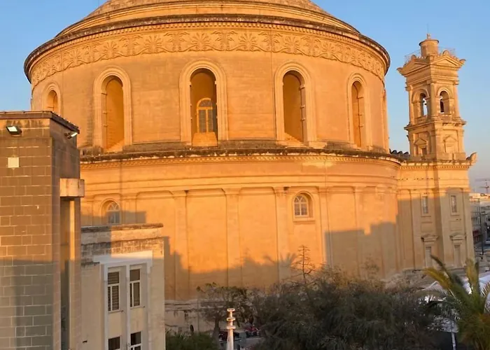 Cinematique Πανσιόν